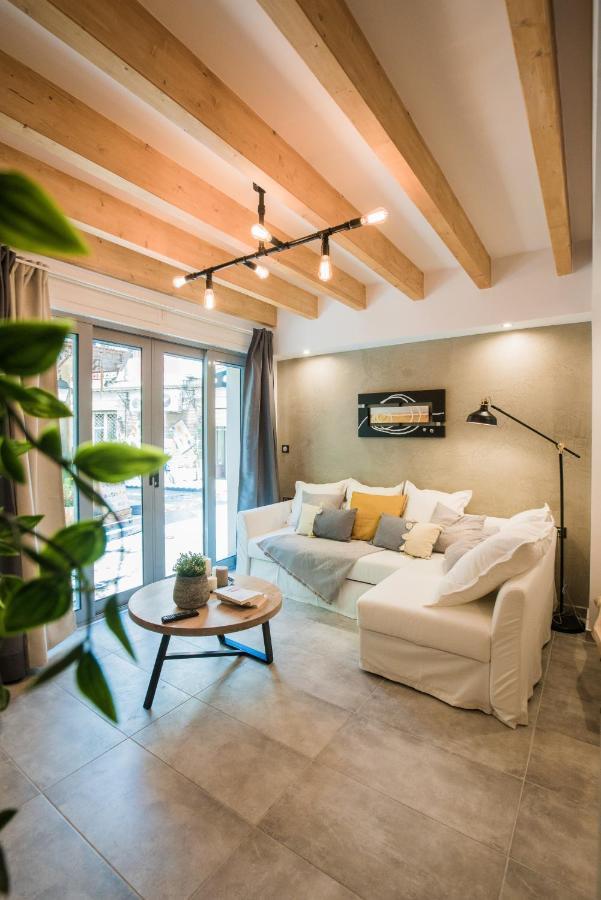 Athenian Living Suites エクステリア 写真