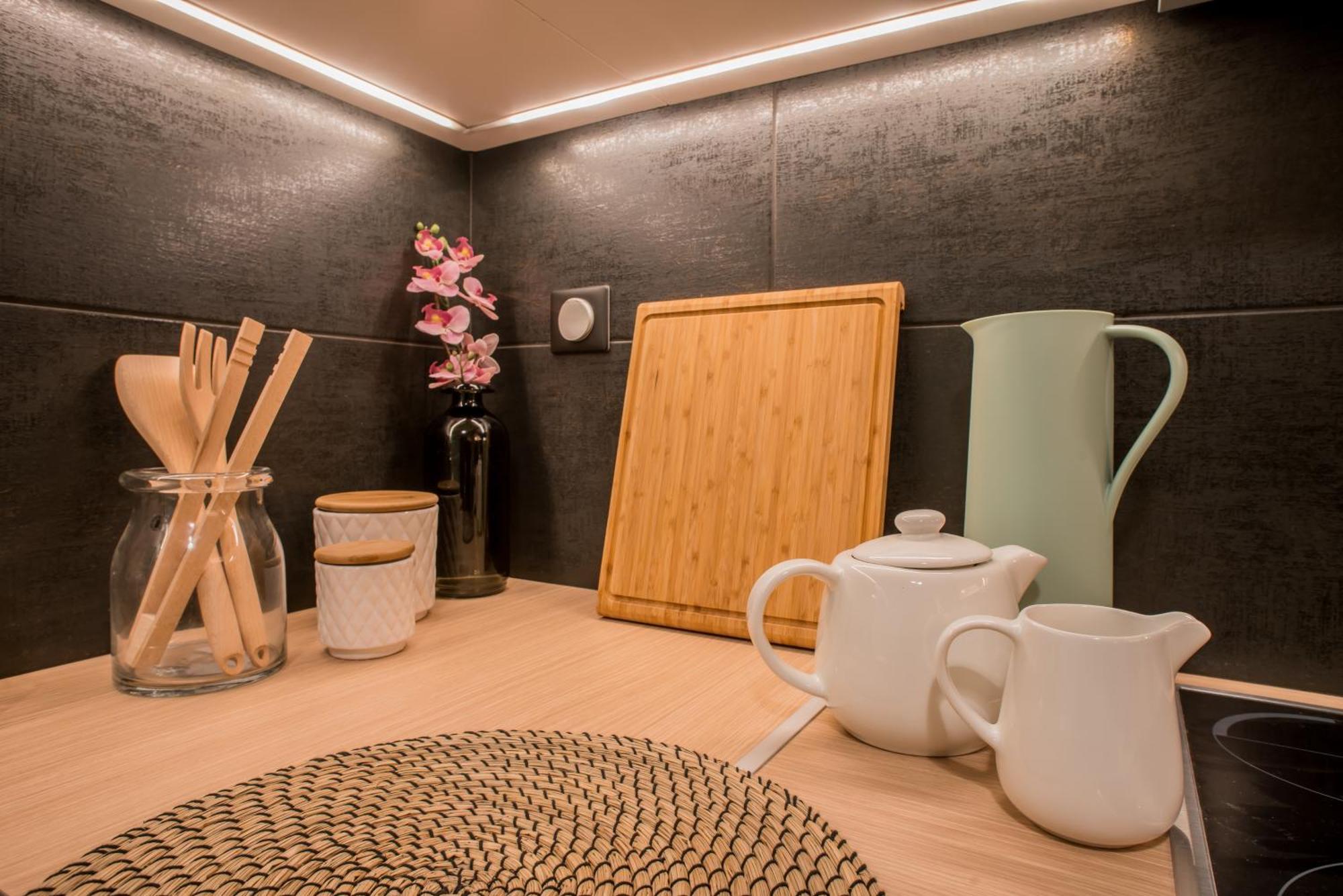 Athenian Living Suites エクステリア 写真